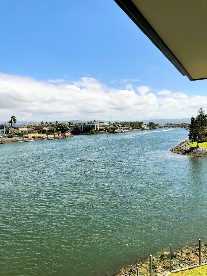 Riverfront Dream Hotel Gold Coast Exterior photo